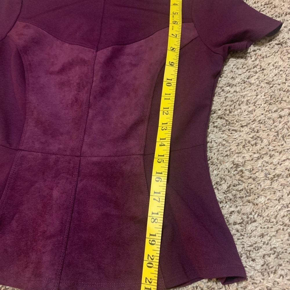 BCBGMAXAZRIA Women’s Sz XS Maroon Suede Peplum Top - Picture 11 of 14